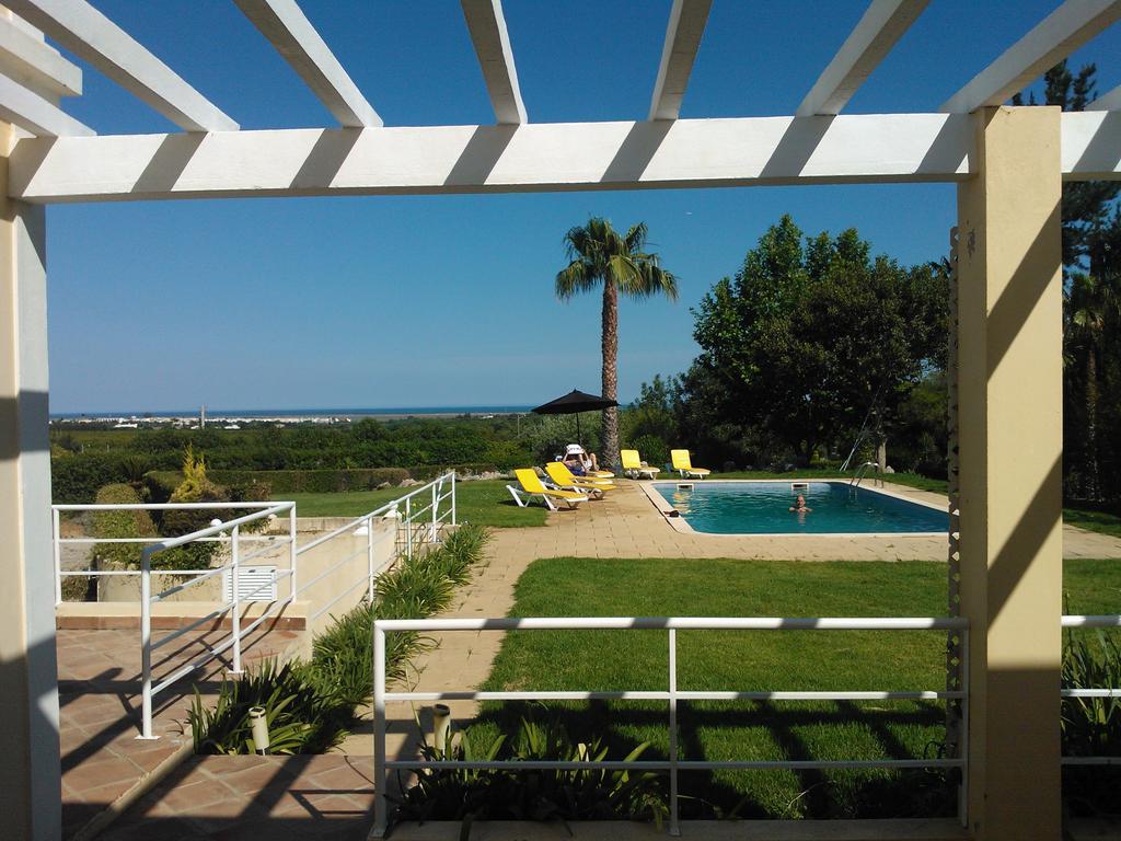 בית הארחה טאווירה 	Quinta Da Moura Casa-De-Campo מראה חיצוני תמונה