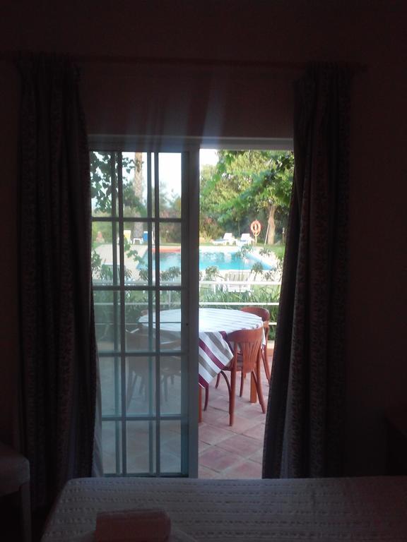 בית הארחה טאווירה 	Quinta Da Moura Casa-De-Campo מראה חיצוני תמונה