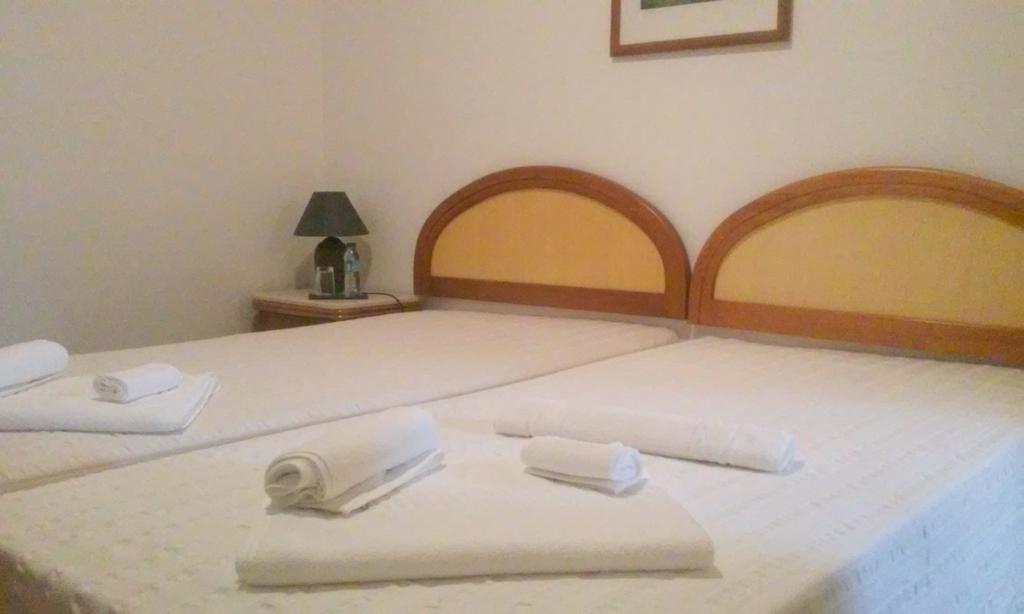 בית הארחה טאווירה 	Quinta Da Moura Casa-De-Campo מראה חיצוני תמונה
