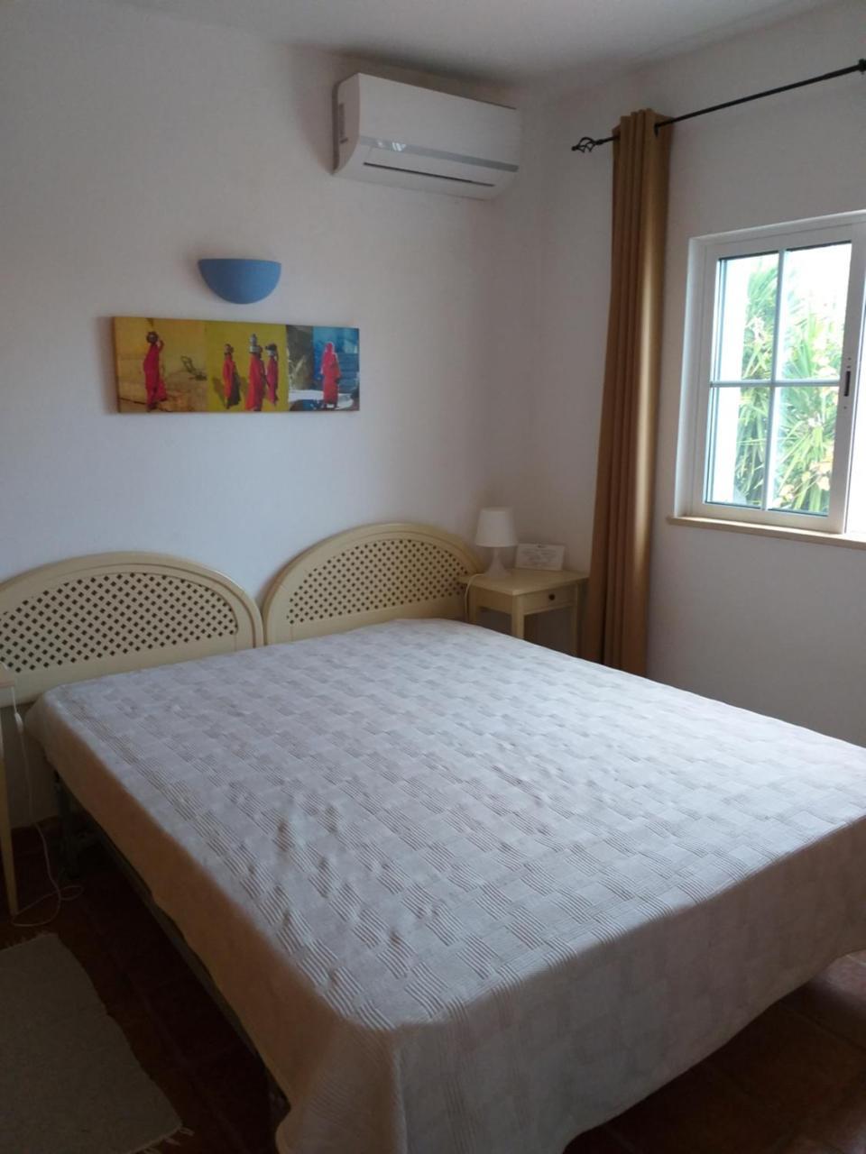 בית הארחה טאווירה 	Quinta Da Moura Casa-De-Campo מראה חיצוני תמונה