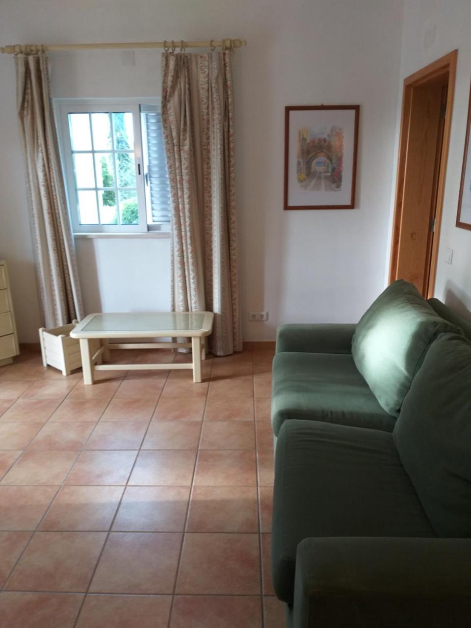 בית הארחה טאווירה 	Quinta Da Moura Casa-De-Campo מראה חיצוני תמונה